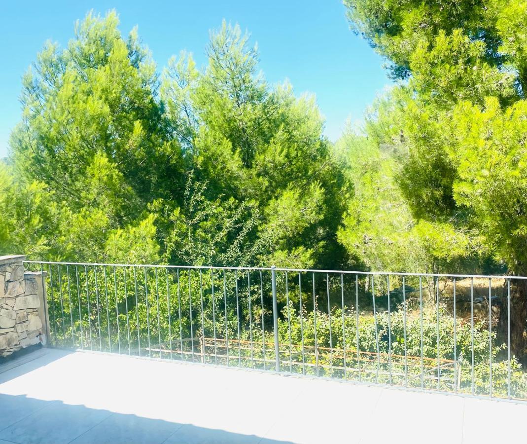 Villa Nimes Exterior photo